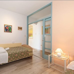 City Apartment (3) | Free WiFi, bed sheets - Apartments Lusi (Brela)