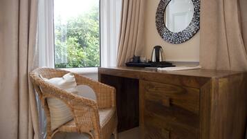 Deluxe Double Room, Ensuite, Garden View | 1 bedroom