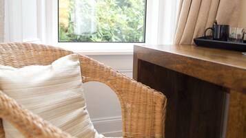 Kahden hengen standard-huone, kylpyhuone makuuhuoneen yhteydessä, näköala puutarhaan | 1 makuuhuone