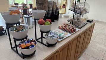 Tägliches inbegriffenes Frühstücksbuffet