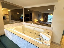 Quarto executivo, 1 cama King (Jacuzzi) | Banheira de hidromassagem
