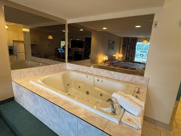 이그제큐티브룸, 킹사이즈침대 1개 (Jacuzzi) | 분사식 욕조