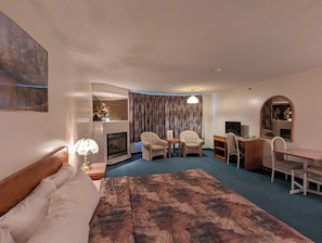 Studio, 1 Queen Bed, Fireplace | 1 bedroom, soundproofing, free WiFi, bed sheets