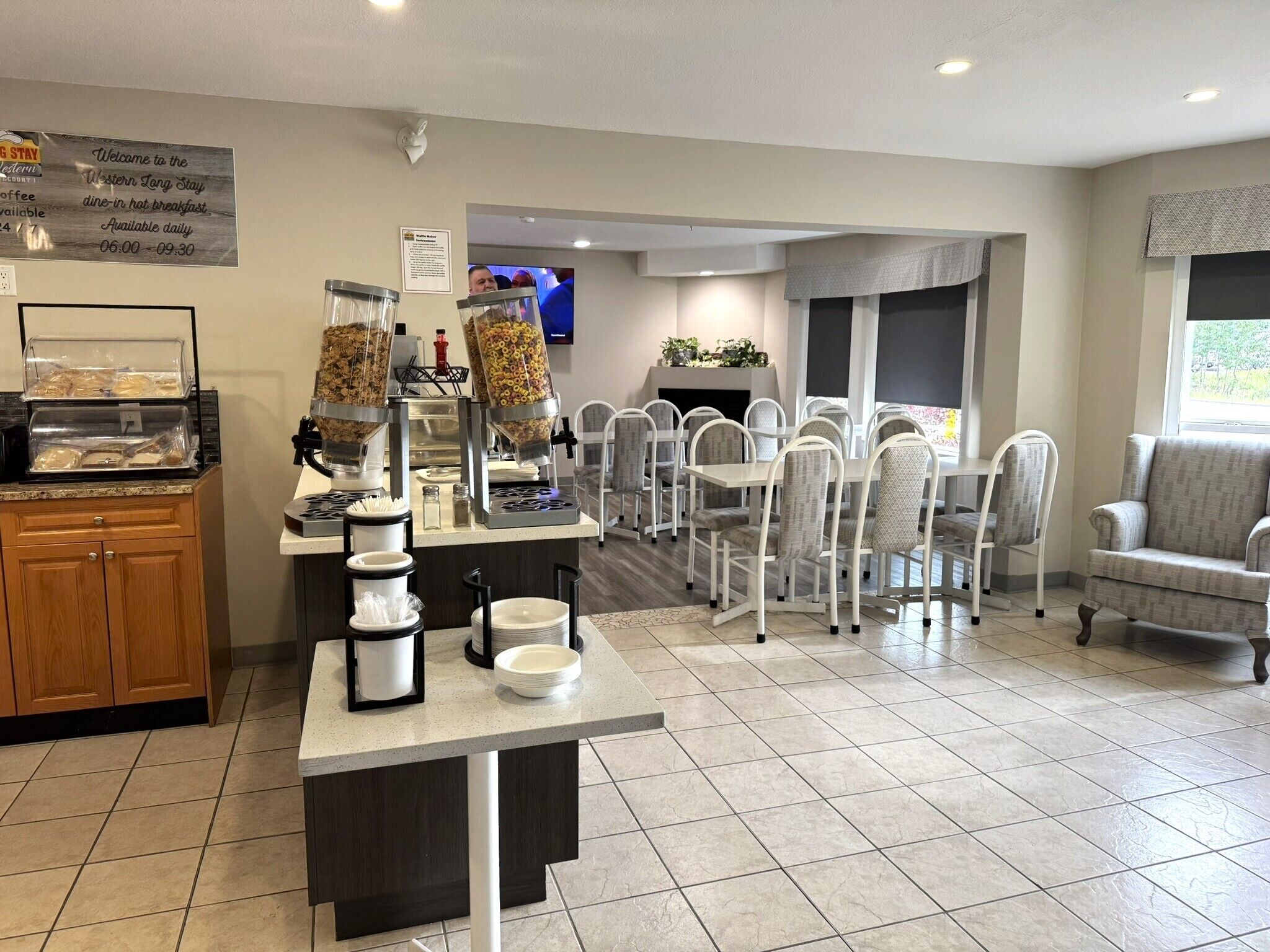 Tägliches inbegriffenes Frühstück zur Selbstbedienung