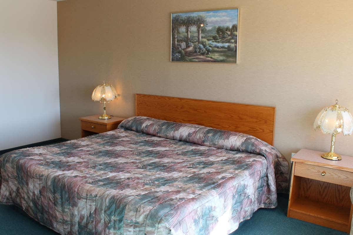 1 bedroom, soundproofing, free WiFi, bed sheets