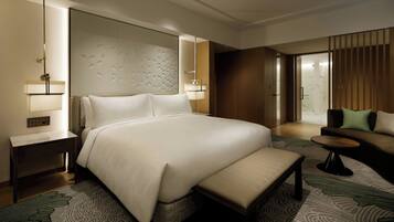 Suite Exécutive, 1 très grand lit | 1 chambre, minibar, coffres-forts dans les chambres, bureau