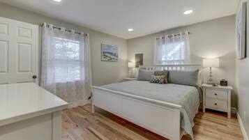 2 bedrooms, desk, iron/ironing board, free WiFi