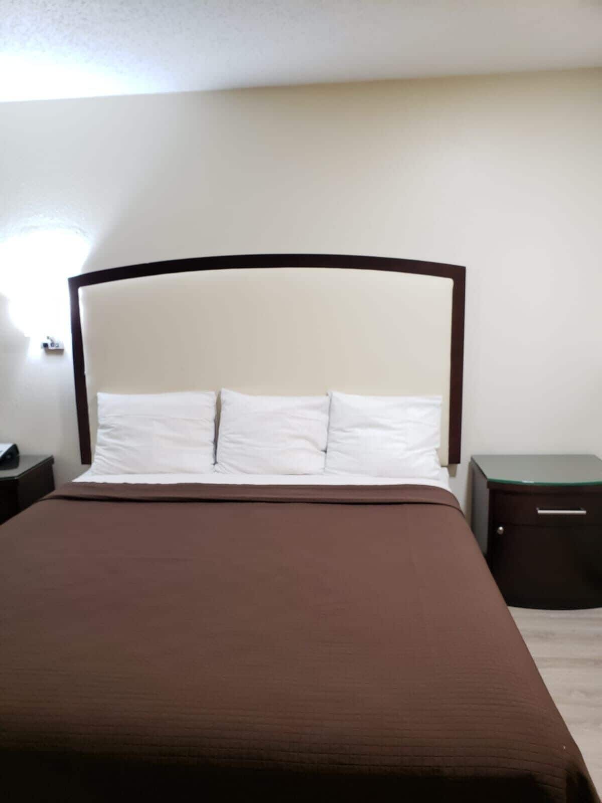 Economy Room | Soundproofing, iron/ironing board, free WiFi, bed sheets