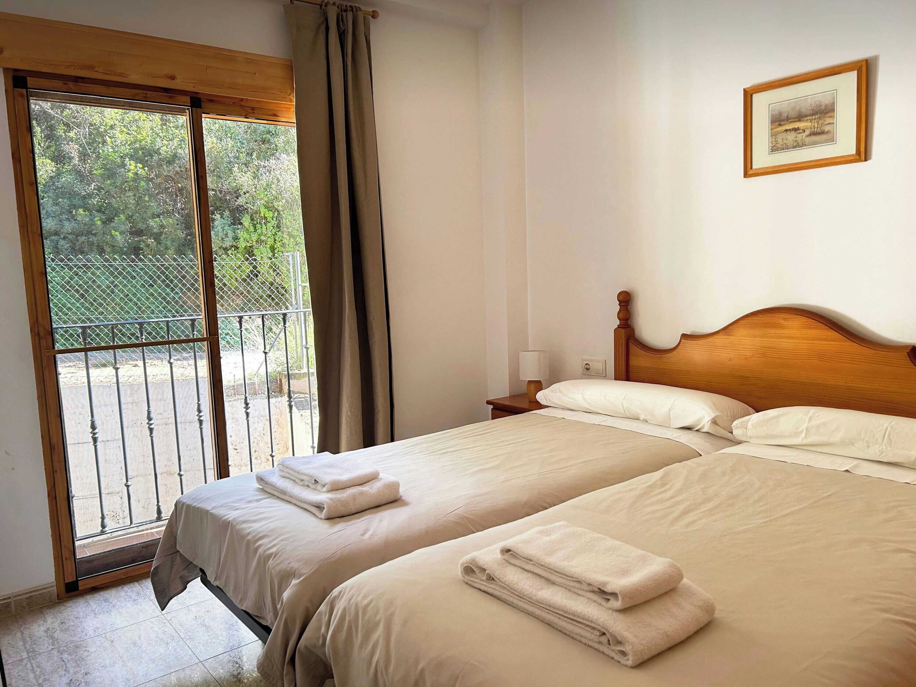 2 habitaciones, escritorio, wifi y ropa de cama 