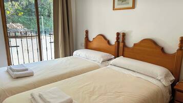 2 slaapkamers, een bureau, wifi, beddengoed