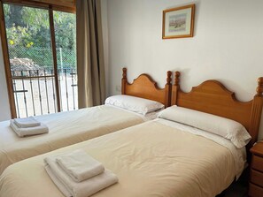 2 bedrooms, desk, WiFi, bed sheets - Apartamento en Chulilla. La Muela 2 (Chulilla)