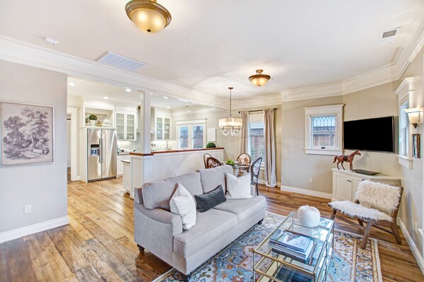 Fernseher, Stereoanlage