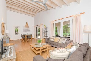 TV - ❤️Villa Fernanda GOLF❤️private pool,AC,WiFi (Son Parc)