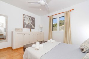 4 chambres, bureau, fer et planche à repasser, Wi-Fi