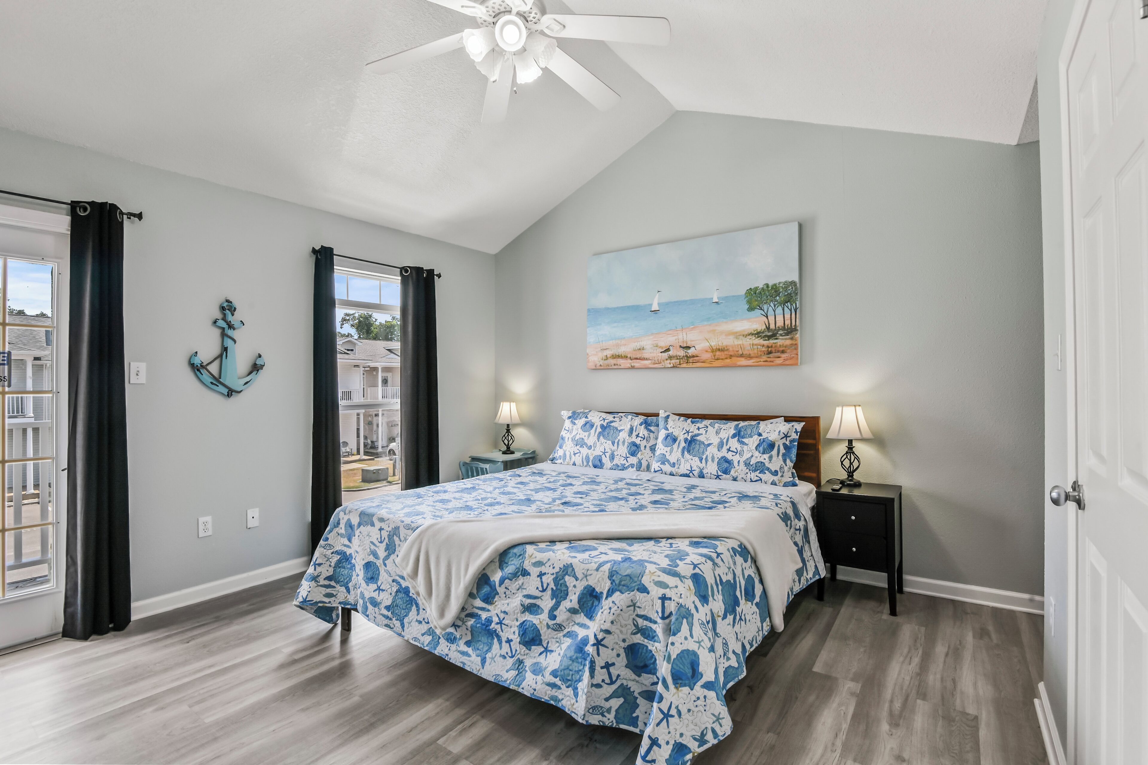 3 slaapkamers, een strijkplank/strijkijzer, wifi, beddengoed