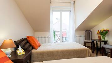 4 bedrooms, in-room safe, iron/ironing board, WiFi