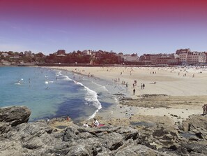 On the beach - Seaside Dinard rental 2 bedrooms beach, shops, transport all on foot (Dinard)