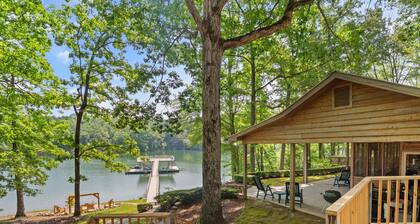 Clear Creek Escape: 4 BR, 2 BA House in Jasper, Sleeps 12