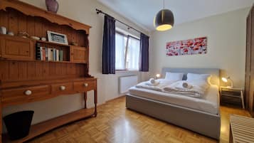 2 bedrooms, iron/ironing board, free WiFi, bed sheets
