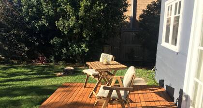 Burrill Lake View Holiday Cottage - pet friendly 🐶