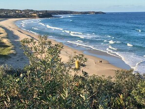 Beach nearby, sun-loungers, beach towels