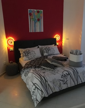 Chambre Double Deluxe | Décoration personnalisée, ameublement personnalisé, bureau