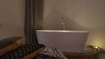 Dobbeltrom – deluxe | Bad | Designertoalettartikler, hårføner, bidé og håndklær