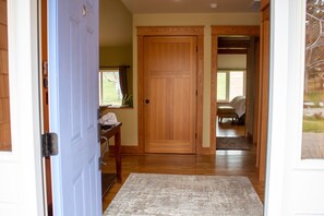 Interior - Charming "Cherry House" (Rollins)