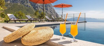 Traumvilla in der Natur, mit großem privaten Garten, Meerblick, Swimmingpool..