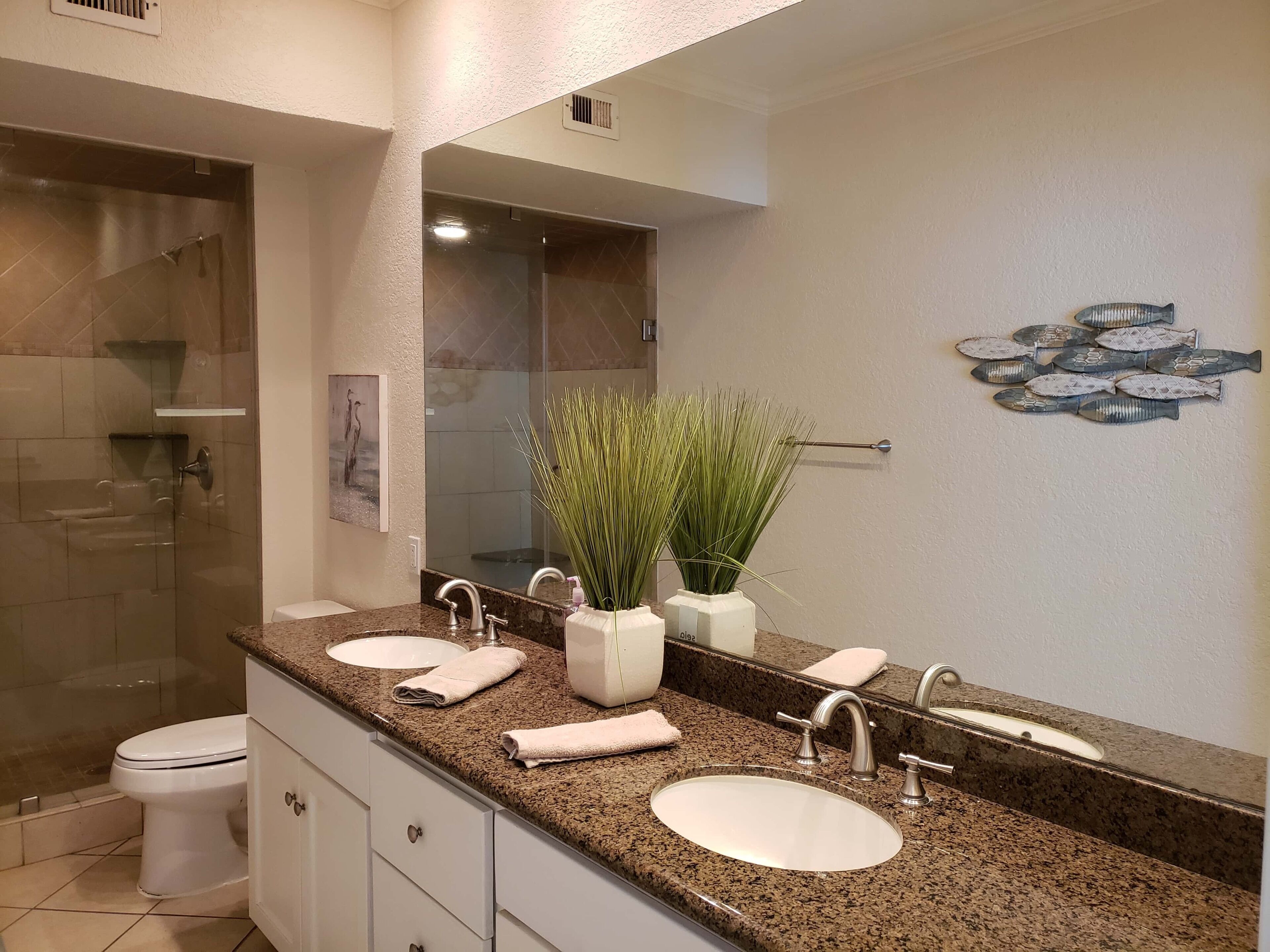 Condo, 2 Bedrooms, 2 Bathrooms | Bathroom | Combined shower/tub, hair dryer, towels, soap