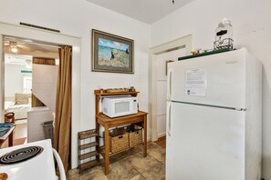 Standard House, 3 Bedrooms, Kitchen, Beachside | Private kitchen | Full-sized fridge, microwave, oven, stovetop