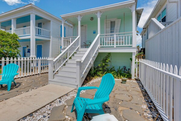 Exterior - Lazy Days Cottage (Galveston)