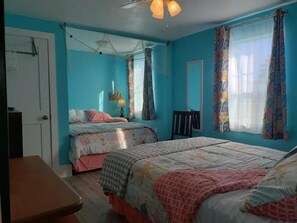 House, 4 Bedrooms, Balcony