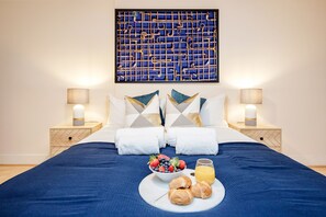 2 bedrooms, desk, iron/ironing board, travel crib