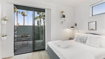 Deluxe Studio | 1 bedroom, Egyptian cotton sheets, premium bedding, memory-foam beds