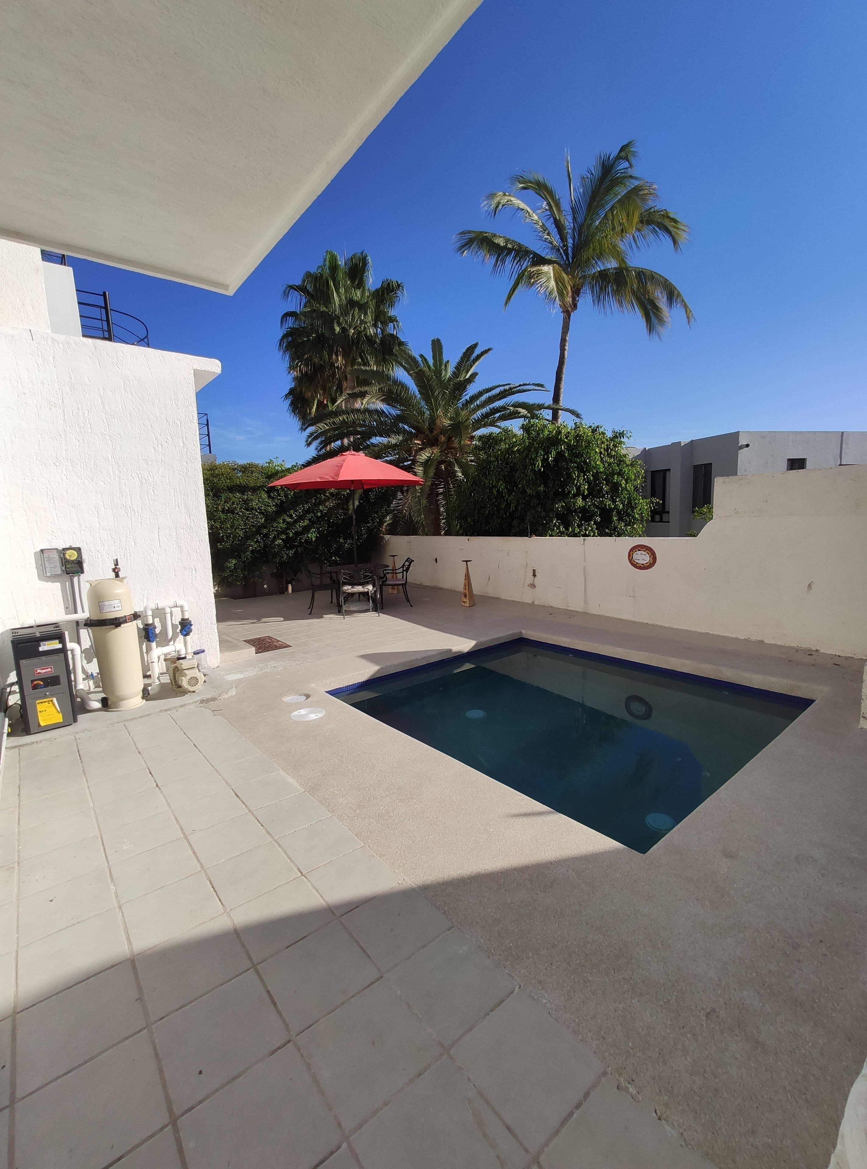 Piscine extérieure, piscine chauffée