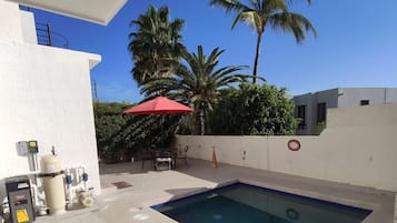 Piscine extérieure, piscine chauffée