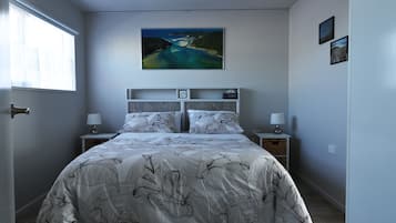 1 bedroom, desk, iron/ironing board, WiFi