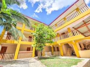 Front of property - Speed 8 Inn by Cocotel (Moalboal)