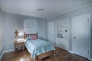 3 chambres, fer et planche à repasser, Wi-Fi gratuit, draps fournis