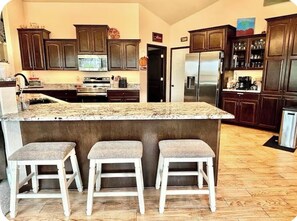 Fridge, microwave, oven, stovetop - Rolling Hills Retreat ~King Bed,Hot Tub, Pool Table,Themed Movie Room,Woods view (Manitowoc)