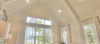 LAKEFRONT Mini-Resort Sleeps 32! Pool, hot tub, kayaks, fire pits, & more!