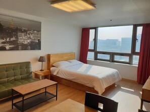 Blackout drapes, soundproofing, iron/ironing board, free WiFi - Stay And Co Residence (Goyang)