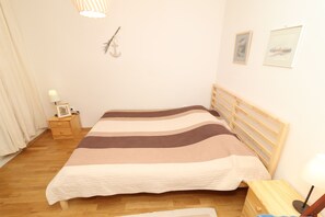 1 chambre, fer et planche Ă repasser, Wi-Fi gratuit, draps fournis