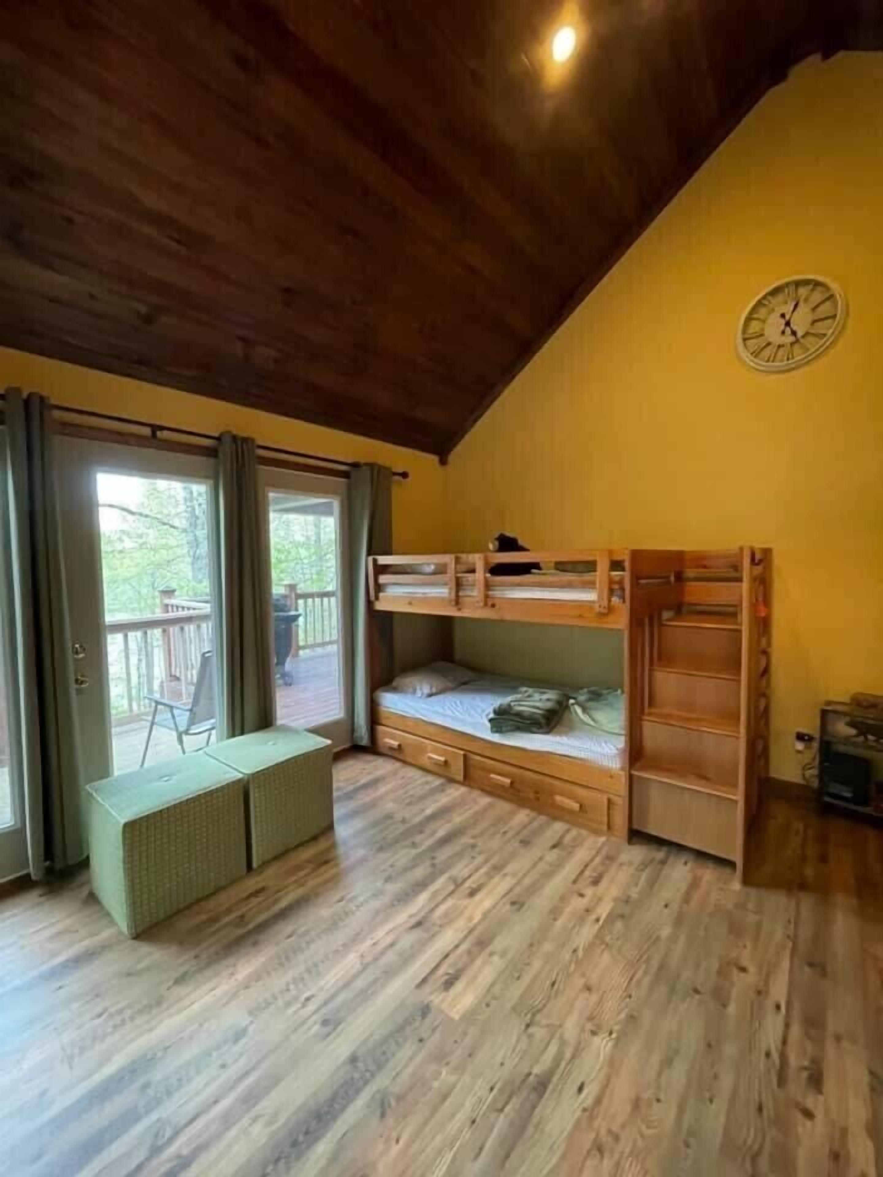 4 habitaciones, escritorio, wifi gratis y ropa de cama 