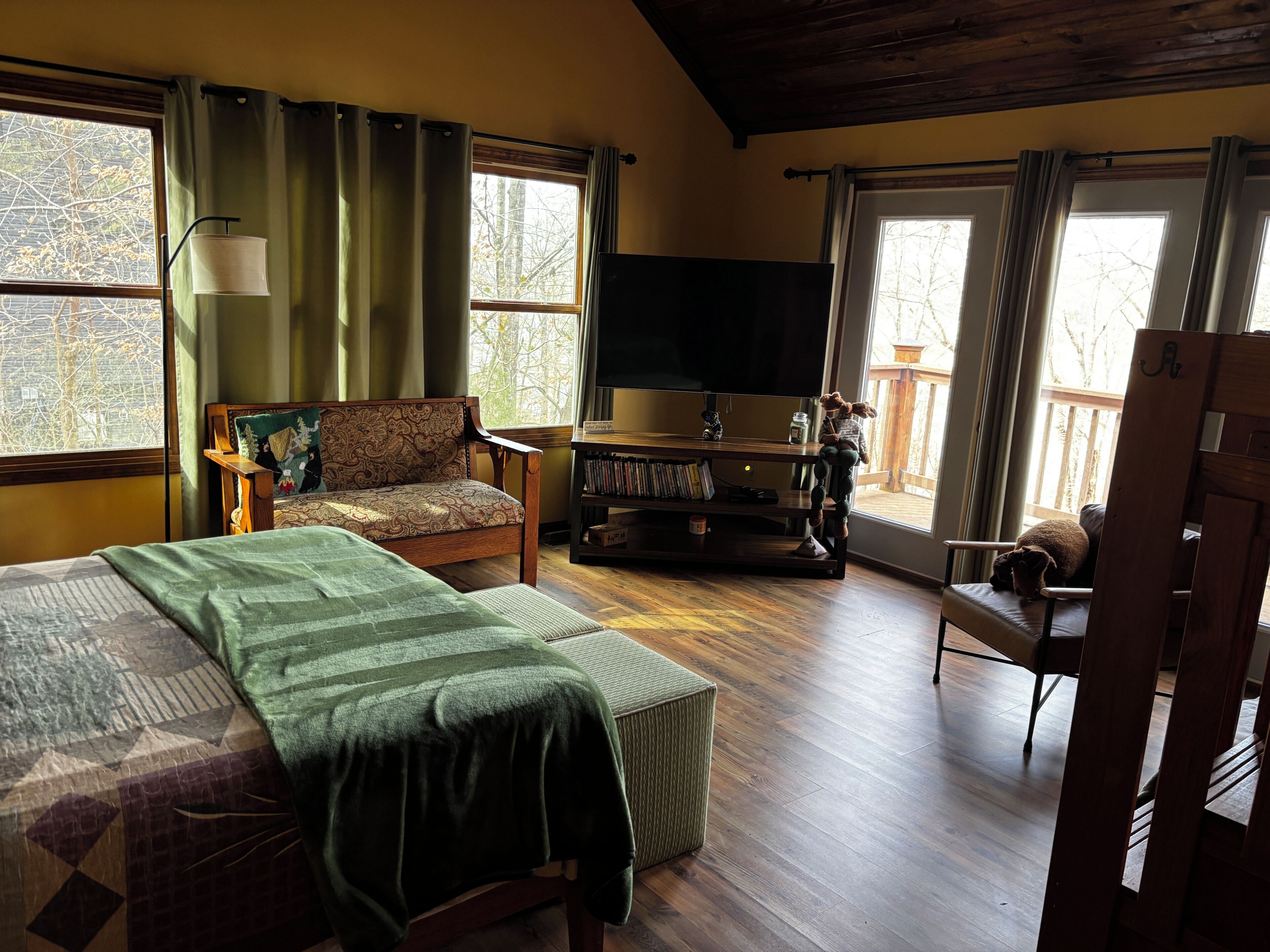 4 bedrooms, desk, free WiFi, bed sheets