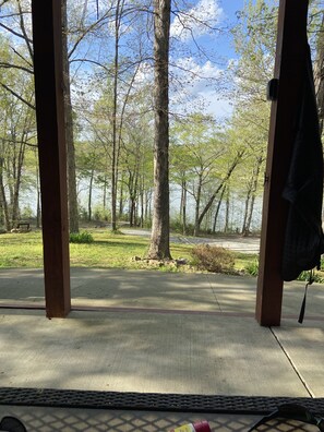 Property grounds - Lakefront 4BR/2BA Cabin - Sleeps 10  --> Pets Stay Free <-- (Cub Run)