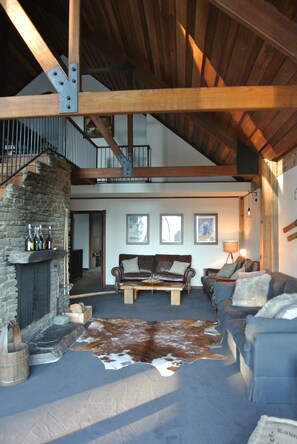 TV, fireplace, DVD player, ping pong