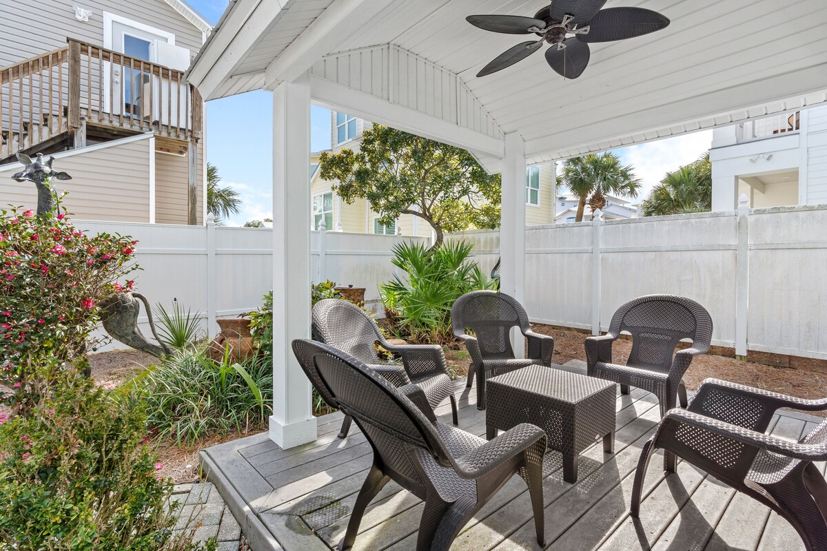 Photo 35 of Private home in prestigious Crystal Beach. Steps to beach and Pool!!