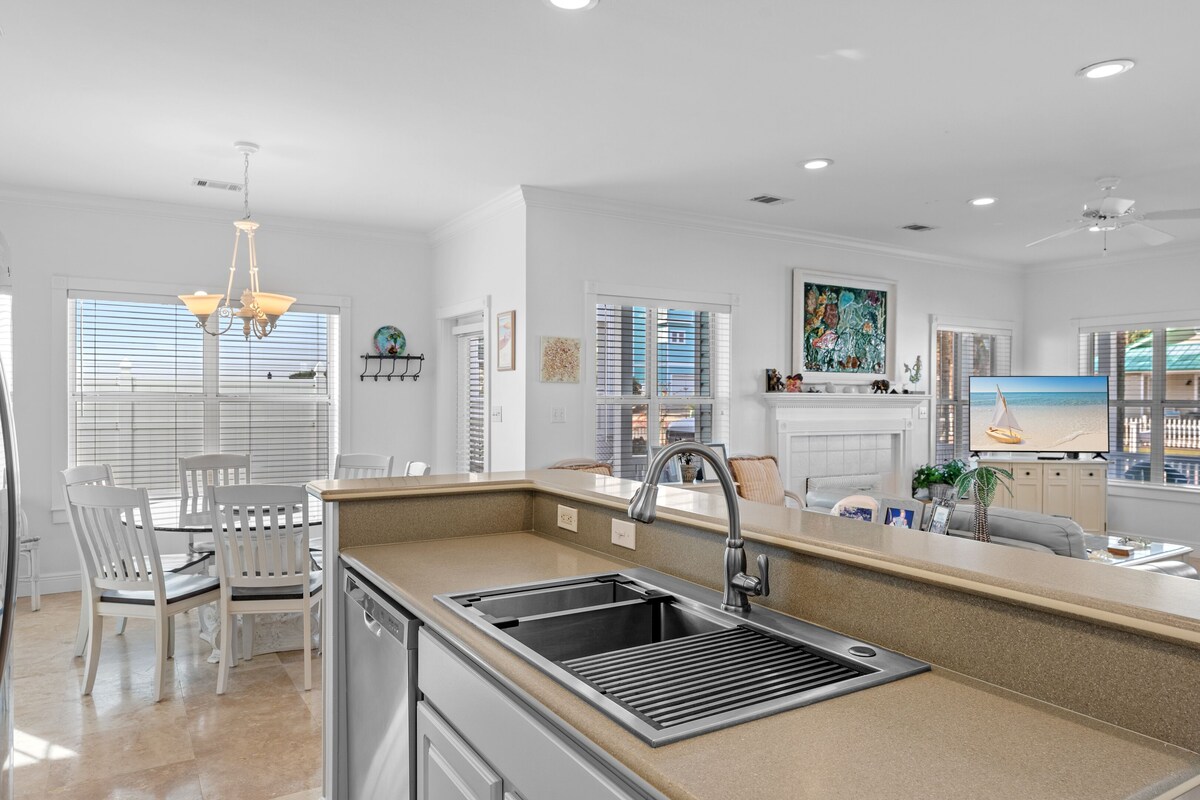 Photo 12 of Private home in prestigious Crystal Beach. Steps to beach and Pool!!